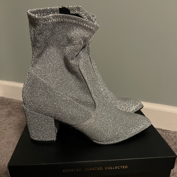 Lulus silver glitter boots size 9 New - Picture 7 of 10